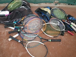 tennis-racket-597505_640