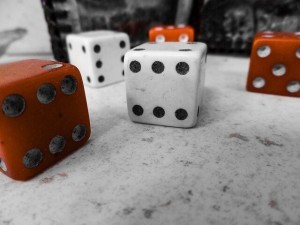 Es ist ein wenig als erwarte man beim Würfeln 10 6er in Folge. Doch wir gehen vom Lotto Gewinn aus, wenn wir Investitionen im Unterbewusstsein prüfen.